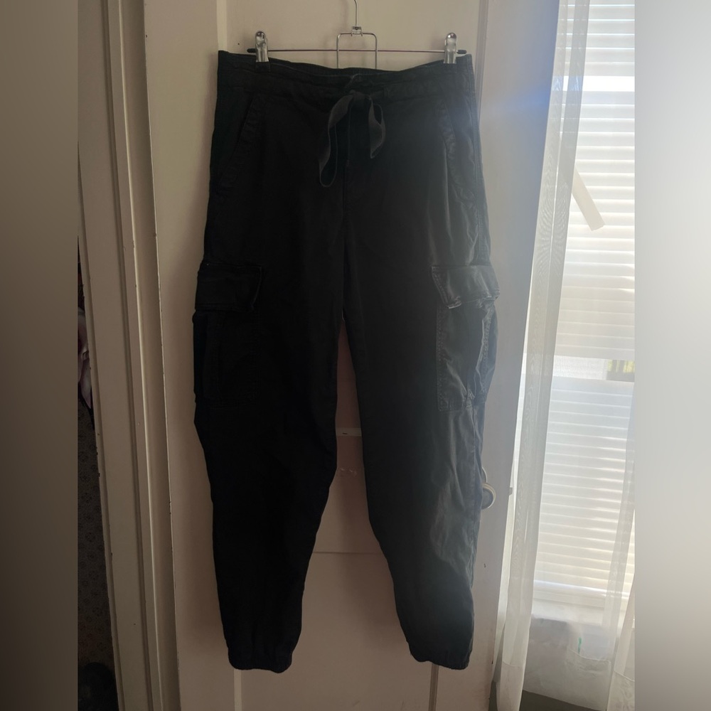 size 8 american eagle cargo stretch pants